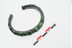 Foto von Bronzeperlarmreif (NHMW-PRAE-024358)